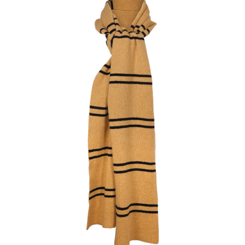 HufflepuffScarf1 2 600x633px